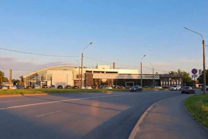 Дилерский центр по продаже автомобилей на пр. Стачек