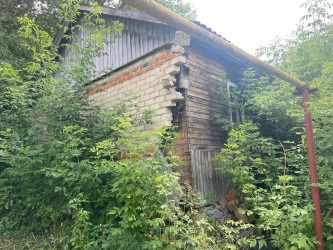 Нежилое здание с з/у в д. Глинки Орловской области
