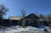 Здание свободного назначения с земельным участком.