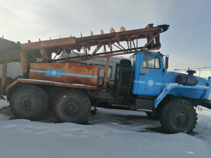 Бурильная машина МРК 750 АЧ УРАЛ-4320-1151-41