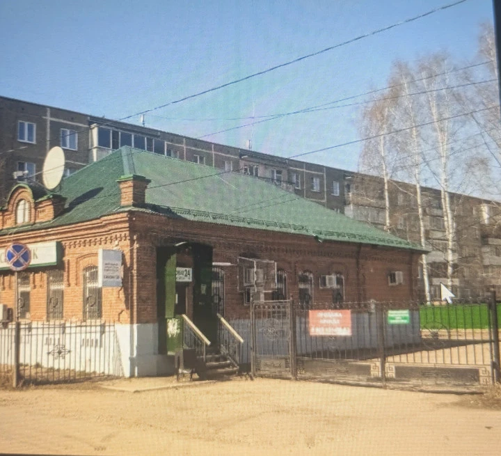 Право аренды нежилого строения площадью 324,8 кв.м, с кадастровым номером 44:08:090221:259, расположенного по адресу: Костромская область, Красносельский район, пгт. Красное-на Волге, Пушкина пер., д.1.