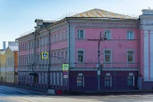 3 помещения в здании лит.Б по адресу: г. Н.Новгород, ул. Рождественская, д 49; нежилое здание (лит. А), 1060,7 кв.м. по адресу: г. Н.Новгород, ул. Рождественская, д. 49;  здание 192,1 кв.м. по адресу: Нижегородская обл., г. Городец, ул. М. Горького, д.129