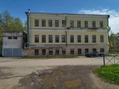 Здание 3-х этажное, общ.пл. 2845,9 кв.м, земельный участок, общ.пл. 2074 кв.м: Ярославская область, г. Ростов, ул. Покровская (бывш. Ленинская), д. 40