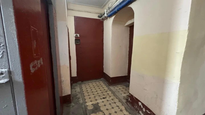 Помещение 14,3 кв.м на ул. Декабристов у второй сцены Мариинского театра