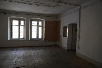 Право аренды помещения площадью 324,5 кв. м в Апраксином дворе.