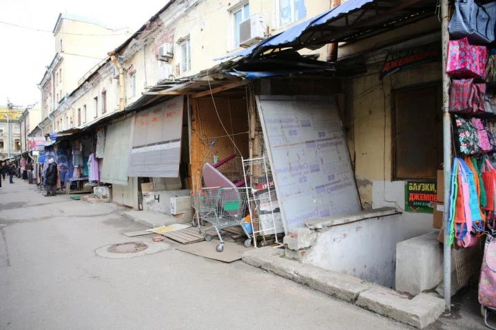 Право аренды помещения площадью 52.8 кв. м в Апраксином дворе.