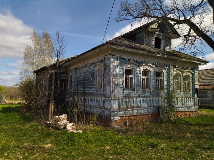 Здание 114,7 кв.м с земельным участком 526 кв.м:  Ярославская область, м.р. Угличский, с/п Ильинское, деревня Щипнево, д.2