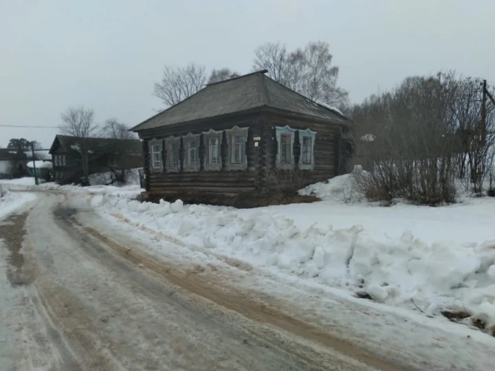 Аукцион по продаже земельного участка площадью 267 кв. м и нежилого здания площадью 52,4 кв. м, расположенных по адресу: Удмуртская Республика, Вавожский район, с. Брызгалово, ул. Центральная, д.34
