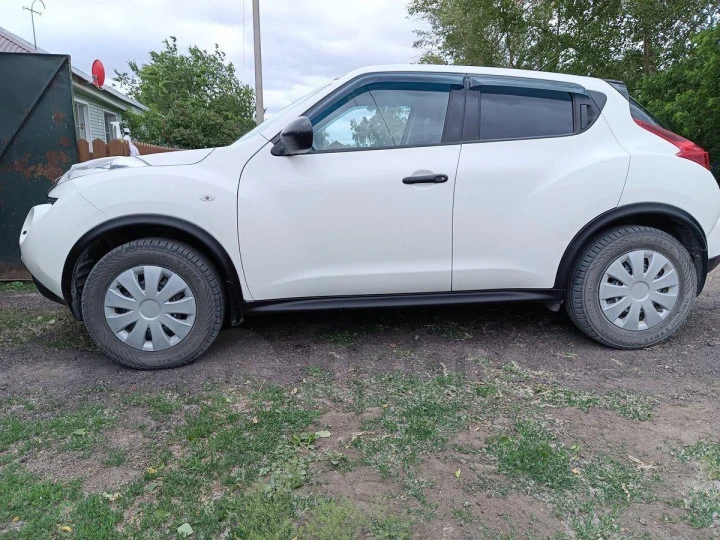 Автомобили легковые Nissan Juke  2012 года выпуска