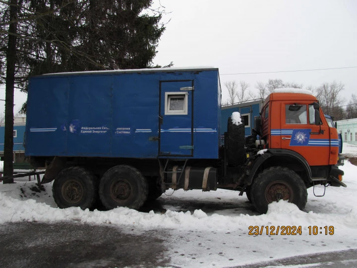 Опоровозный автопоезд-Тягач