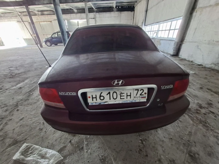 Автомобили легковые HYUNDAI Sonata 2010 года выпуска.Тюменский район, с. Каменка, ул. Полевая, 23 стр.1.