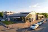 Дилерский центр по продаже автомобилей на пр. Стачек