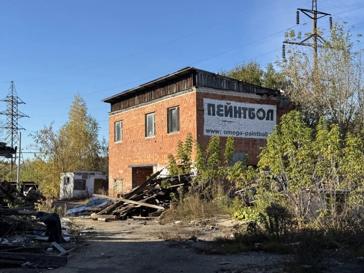 Нежилое здание пл. 7 кв.м, кад. номер: 52:18:0080221:6; нежилое здание пл. 85,7 кв.м, кад. номер: 52:18:0080221:7; нежилое здание площ. 481,6 кв.м, кад. номер: 52:18:0080221:8, по адресу: г. Нижний Новгород, Приокский р-н, ул. Нижне-Валдайская, д. 32.