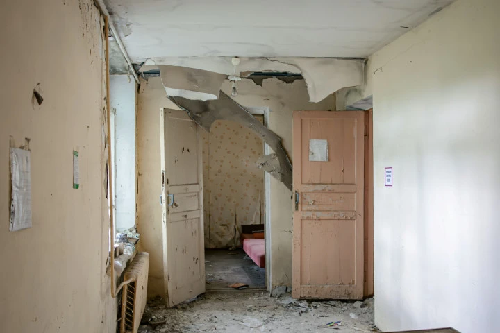 Здание с земельным участком 5 966 кв.м. в с. Паниковец