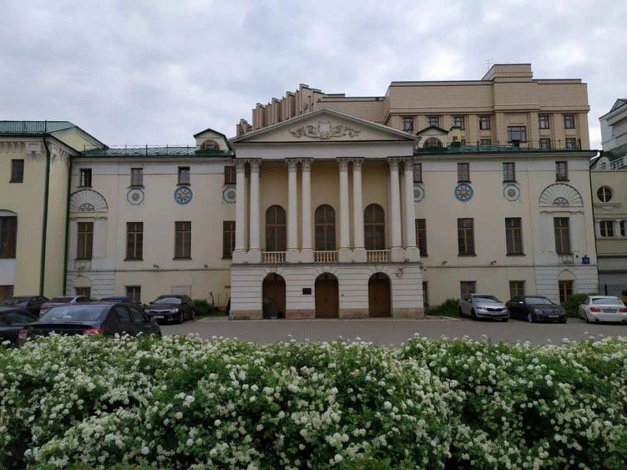 Право аренды офиса «Банк Российский кредит» на Садовом кольце уйдет с молотка