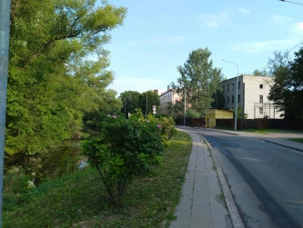 Здание 276,8 кв.м с участком под реконструкцию