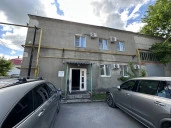 Нежилое помещение 389 кв.м и секционные ворота Aluteh Pro Trend 4470 x 4810 x 2220 в здании Литер В3, расположенные по адресу: Курская область, г. Курск, ул. Магистральная, д. 17, помещ. 15 на 1 этаже, пом.2,4-5,8,9,9а,10-12 на 2 этаже