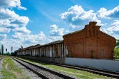 Имущественный комплекс (земельный участок и 6 зданий) в Орловской области, г. Ливны, ул. Баженова