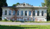 Здание 737,4 кв.м с земельным участком 3527 кв.м: Ярославская область, р-н. Угличский, г. Углич, ул. Спасская, 10, с земельным участком
