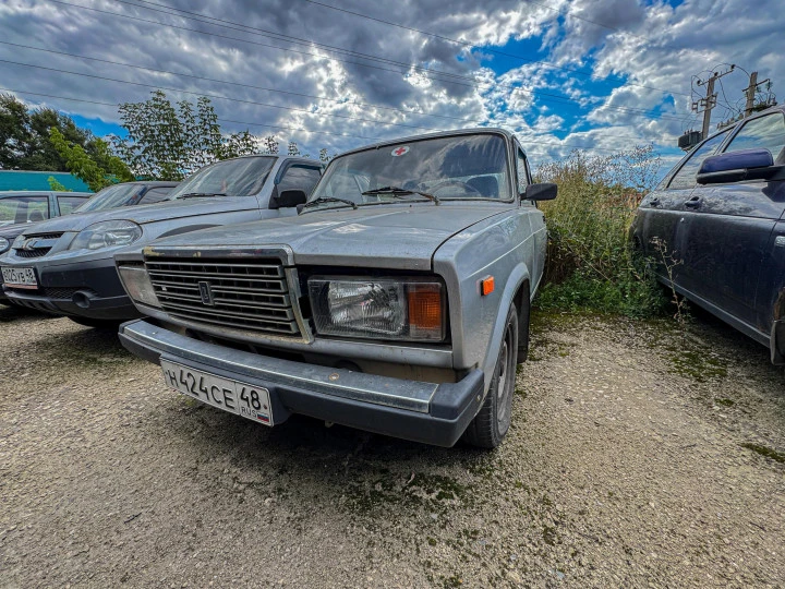 Легковой автомобиль марка, модель ТС: LADA 210740, LADA 2107, 2010 года выпуска, государственный номер  Н424СЕ48, идентификационный номер (VIN) - XTA210740В3029637, модель и номер двигателя - 21067; 9714719, цвет кузова  светло-серебристый металл.