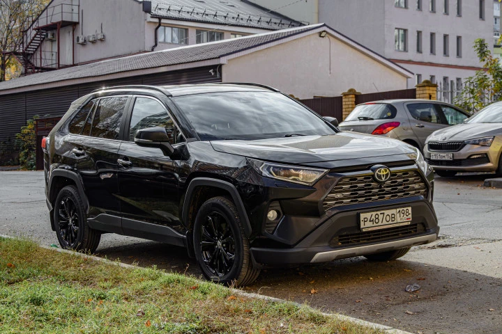 Легковой автомобиль, марка, модель ТС: Toyota, RAV4, 2022 года выпуска; идентификационный номер (VIN): XW7D13FV70S037966; модель, №двигателя: A25A, 0B44990, цвет кузова: черный.