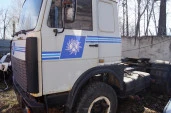 Грузовой тягач седельный МАЗ 54329