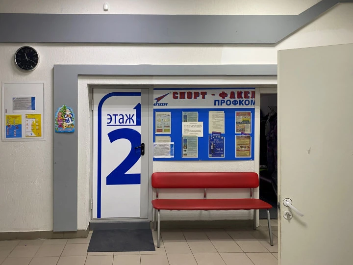 Нежилое здание, площадью 1 678,2 кв.м. и земельный участок площадью 2 761 +/-18 кв.м., расположенные по адресу: Свердловская область, г. Екатеринбург, ул. Красноармейская, д. 27