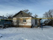 Здание 61,6 кв.м и земельный участок в Курской области, с. Зуевка