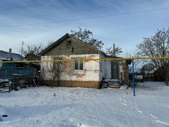 Здание 61,6 кв.м и земельный участок в Курской области, с. Зуевка