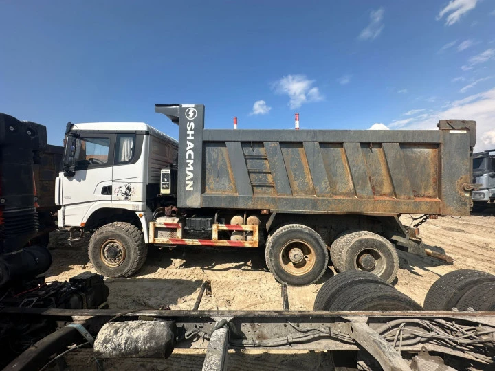 Самосвал SHACMAN SX32586V385, 2023.