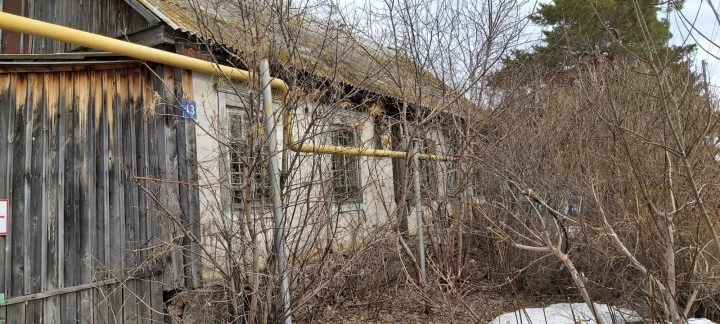 Аукцион по продаже земельного участка площадью 245 кв. м и нежилого здания  площадью 71,2 кв. м, расположенных по адресу: Оренбургская область, Тюльганский район, с. Разномойка, ул. Советская, дом № 43.