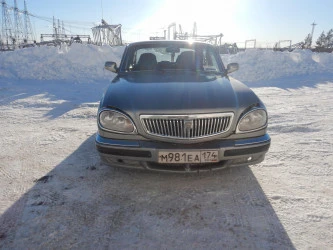 Легковой седан ГАЗ 31105.