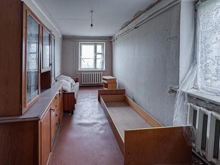 Здание 85,4 кв.м. и земельный участок 654,99 кв.м. по адресу: Российская Федерация, Орловская область, м.р-н Болховский, с.п. Злынское, д. Татинки, ул. Каштановая, д.1