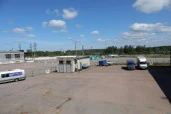 Склад временного  хранения с закрытой  и открытой площадкой  и рефрижератором.