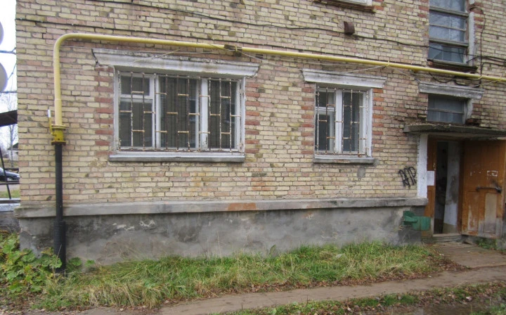 Нежилые помещения, общей площадью 73,4 кв.м, 1-й этаж: Республика Коми, г. Сосногорск, пгт. Войвож, ул. Советская, д.8