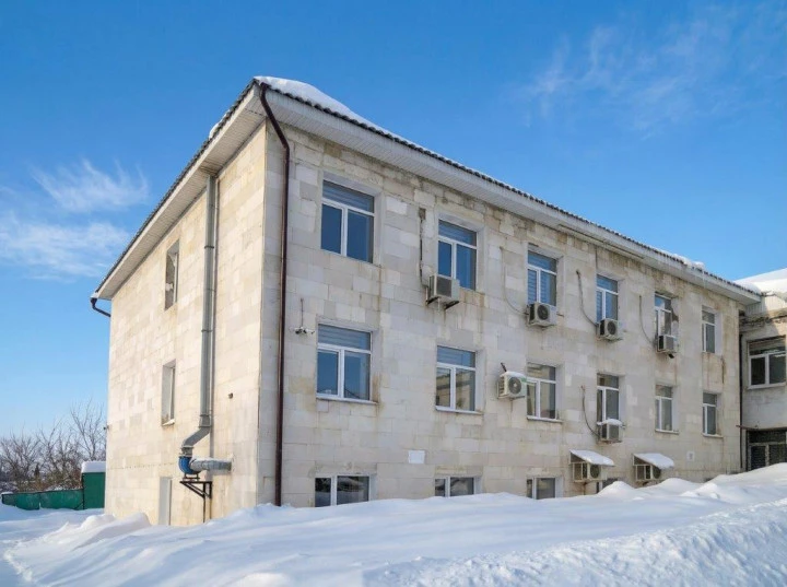 Внимание! К продаже предлагается административное здание, соседствующее с жилой и общественно-деловой застройкой центральной части города Уфы