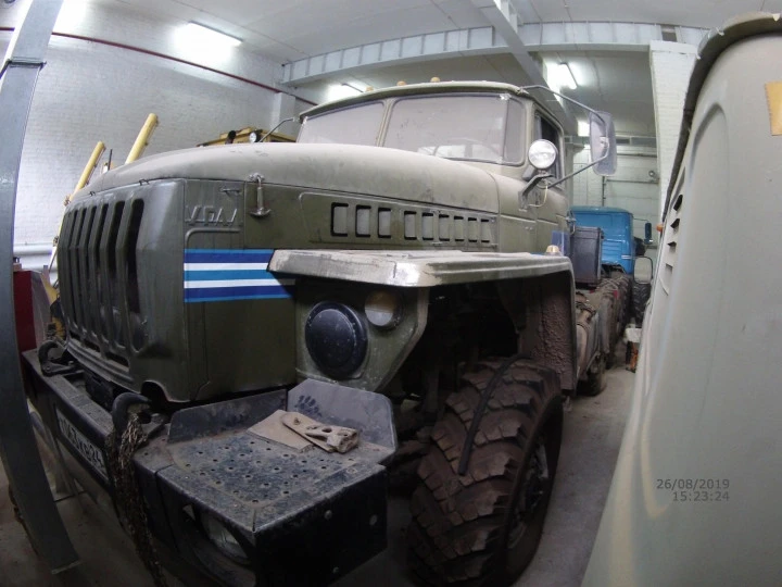 Грузовой (седельный тягач) УРАЛ-4420231