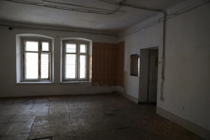 Право аренды помещения площадью 324,5 кв. м в Апраксином дворе.
