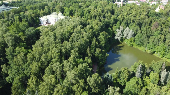 Продажа санаторно-гостиничного комплекса "Морозовка" с живописным ландшафтом и богатой инфраструктурой