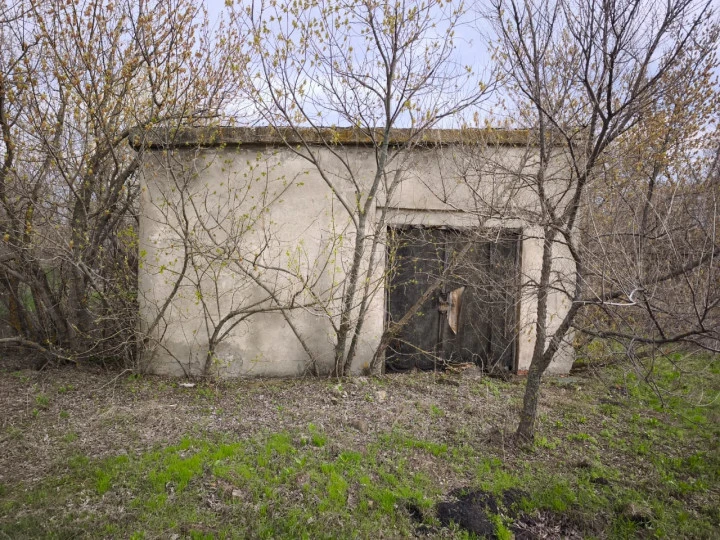Продажа зданий (2 шт.) общей площадью 609 кв. м и земельного участка 3155 кв. м в с. Приволжское Саратовской области