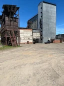 Нежилое здание (кормоцех) - 746,2 кв. м, нежилое здание (кормосклад) - 1 108 кв. м, земельный участок 2 605 +/-34 кв. м, земельный участок - 1 828 +/- 28 кв. м, адрес: Вологодская обл., р-н Череповецкий, п. Малечкино