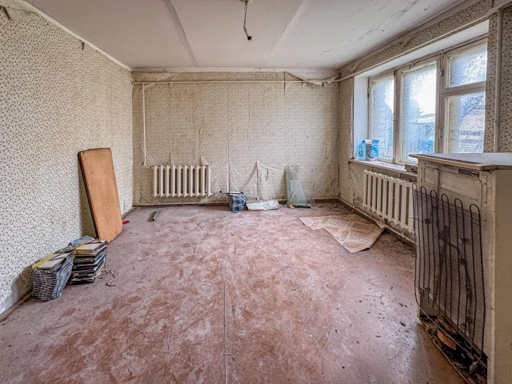 Здание 85,4 кв.м. и земельный участок 654,99 кв.м. по адресу: Российская Федерация, Орловская область, м.р-н Болховский, с.п. Злынское, д. Татинки, ул. Каштановая, д.1