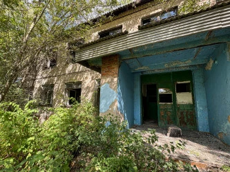 Имущественный комплекс в Орловской области, Дмитровский р-н, с/п Горбуновское, с. Балдыж (з/у 9 220 кв.м., нежилое здание 1 062,7 кв.м., котельная, подвал и туалет)
