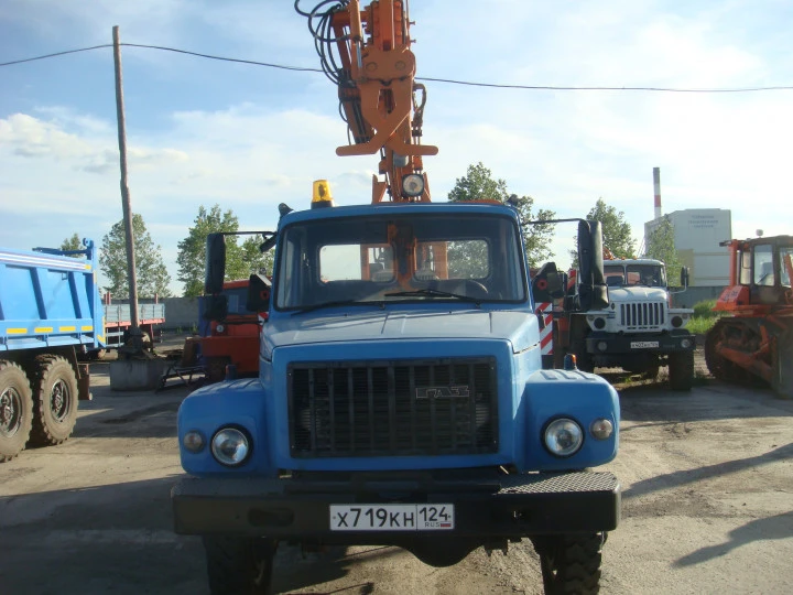 Грузовой с буровой установкой ГАЗ-33086