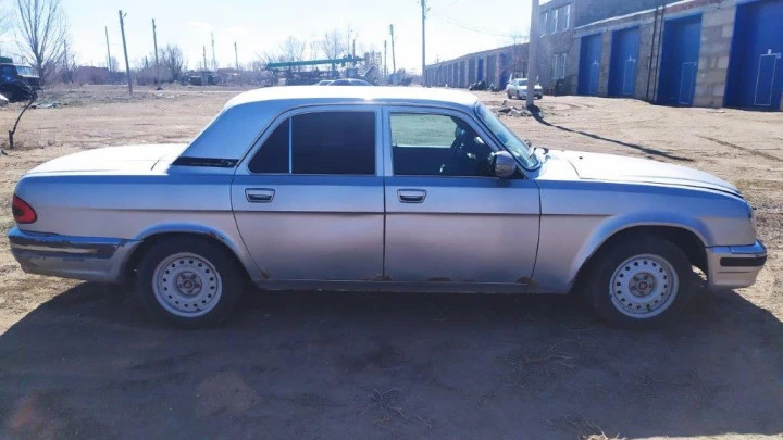 Автомобиль ГАЗ-31105-503