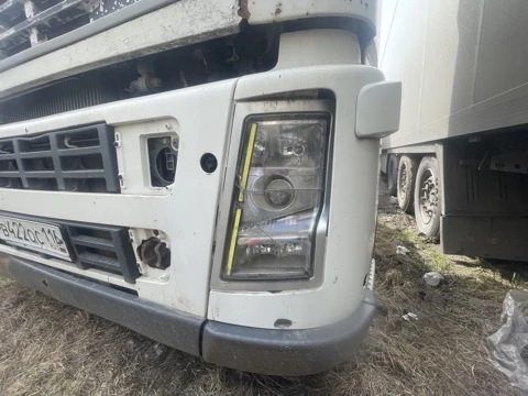 Грузовой-тягач седельный VOLVO FM-TRUCK 4X2, белый, 2010, пробег - нет данных, 12.8 АТ (400 л. с.), дизель, задний, VIN YV2JSG0A6AB563100, Республика Татарстан, Зеленодольский р-н, М-7 Волга, 790-й км, 1