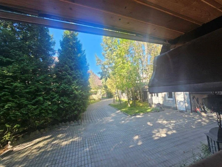 Коттедж  318,3 кв. м с участком 1 200 кв. м в дер. Аро