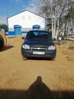 Легковой CHEVROLET NIVA 2123