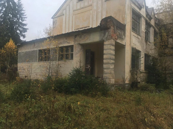 Имущественный комплекс на земельном участке 16 260 кв.м: Ярославская область, Тутаевский район, Помогаловский сельский округ, п. Красный Бор, ул. Верхняя Дача, д. 11, с земельным участком