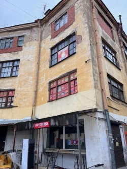 Право аренды помещения площадью 317,3 кв. м в Апраксином дворе.